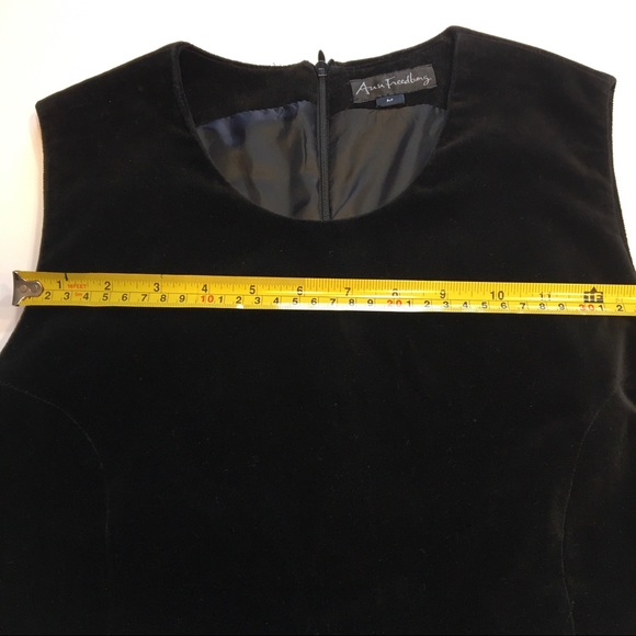 Vintage Ann Freeburg Classic Black Velvet Dress M Cocktail or Guest of Wedding - Picture 9 of 12